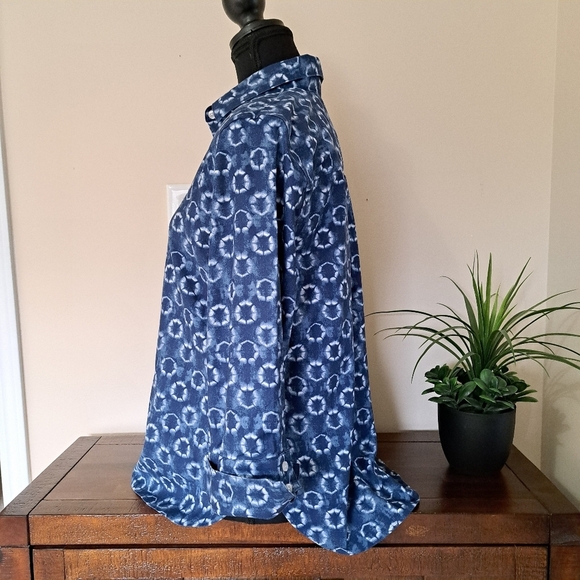 Chico's Blouse Women's Size 8 Chico's Size 1 Blue White Top  Non Iron Button Up - Picture 4 of 13